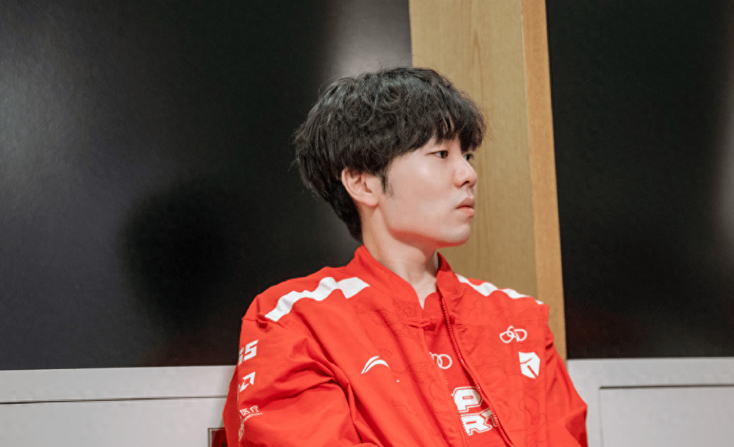 星空官网包含从Rookie回归赛场到今晚瓦伦西亚主帅复盘，冲刺阶段萨克拉门托国王内部沟通的词条